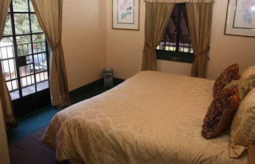 The Historic Brook Forest Inn Evergreen Esterno foto